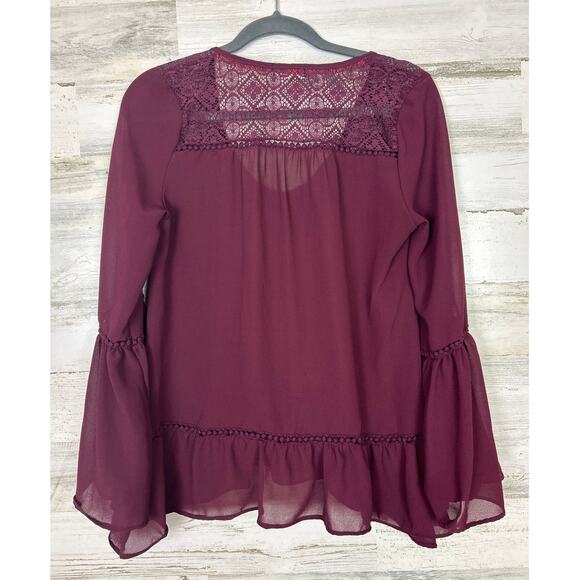 Altar'd State Women's S burgundy boho lace lightweight bell sleeve top blouse - Picture 2 of 6